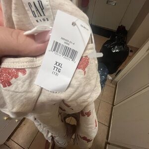 Gap Kids Cream dress with Red dog Print
XXL girls 
Brand New